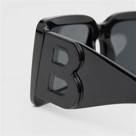 B Motif Square Frame Sunglasses in Black .